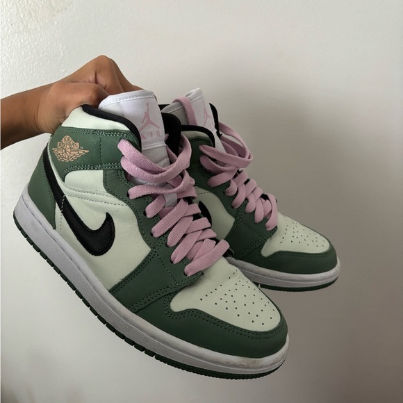 Jordan Shoes - JORDAN 1 MID
